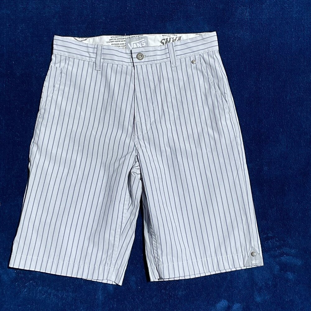 Van's Slashback Skater Shorts Striped Grey on Darker Grey Like New Boys Size 12 - Picture 2 of 7